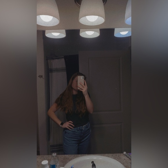 Welcome to my closet! 💓✨ - Picture 3 of 6